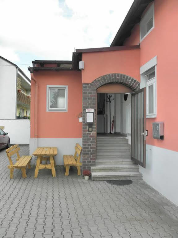 Pension Holzgarten Regensburg Exterior photo